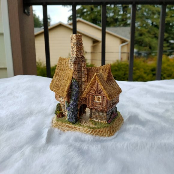 Liliput Lane & David Winter Miniature Cottages - Picture 2 of 16